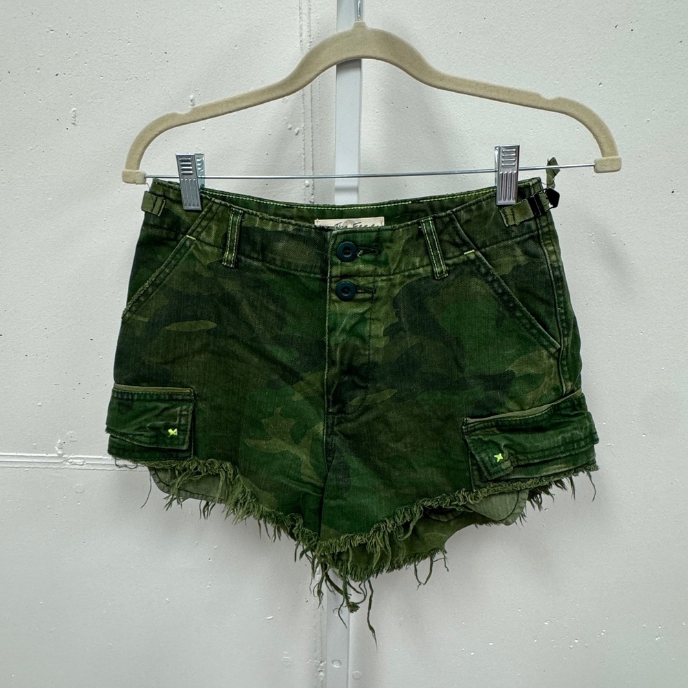 Free People We‎ The Free Commander Cutoff Denim Camo Shorts Military Green Cargo